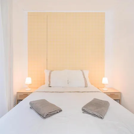 Private In Shared Pensjonat Paryż